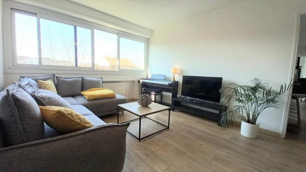 Magnifique Cocon - Metro A Republique - 2 Belles Chambres Avec Dressings - Wifi Gratuit - Netflix - Au Calme Absolu - Lumineux - Jardin Arbore Partage Dans La Residence Villeurbanne Buitenkant foto